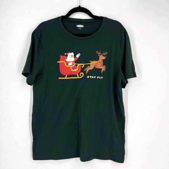 *Old Navy Santa & Reindeer Stay Fly Fun Green Shirt Sleeved Unisex T Shirt Large - Picture 1 of 6